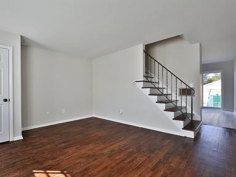 3427 Maize Rd — Photo 35
