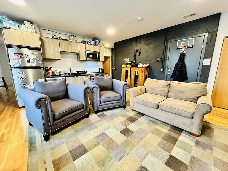 806 S Claremont Ave #2 — Photo 16