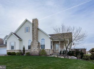 1010 Vintage Cir, Pennsburg, PA 18073