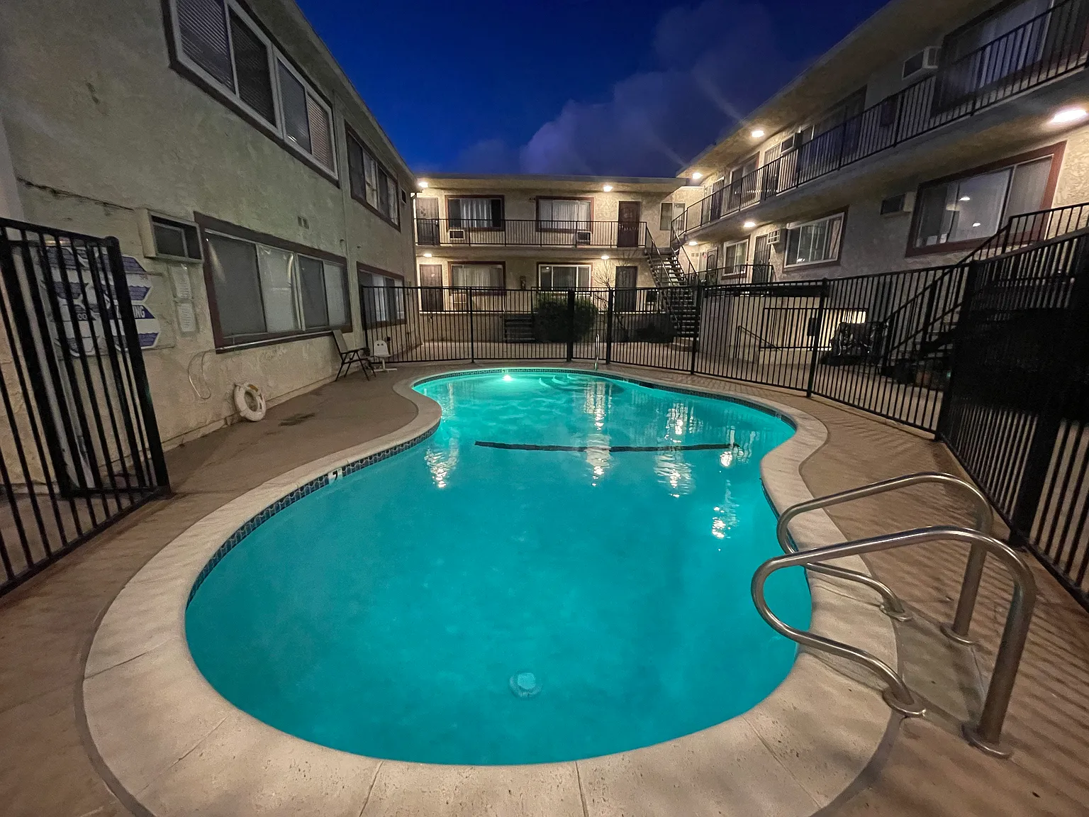 8800 Cedros Avenue — Photo 2