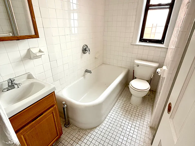 60-52 Madison St #5B — Photo 5