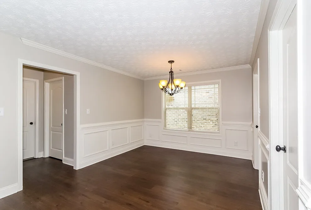 4 bed, 3.0 bath, 2625 sqft, $2,205 — Photo 3