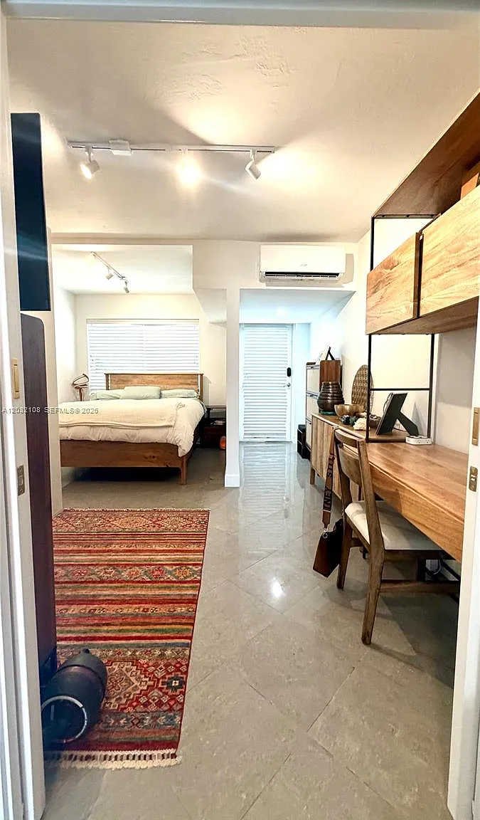 626 Condominium — Photo 1
