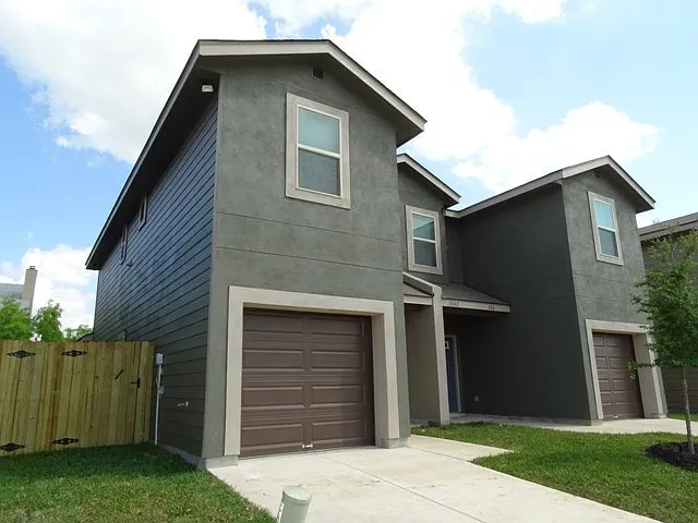 7042 Lakeview Dr #102 — Photo 2