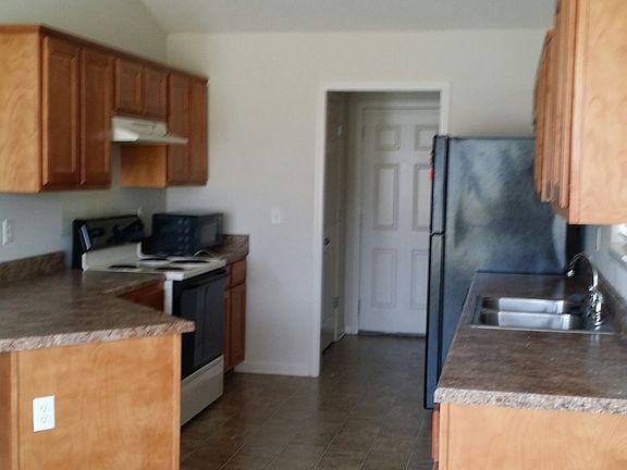 2nd image of 8344 Manhatten Dr