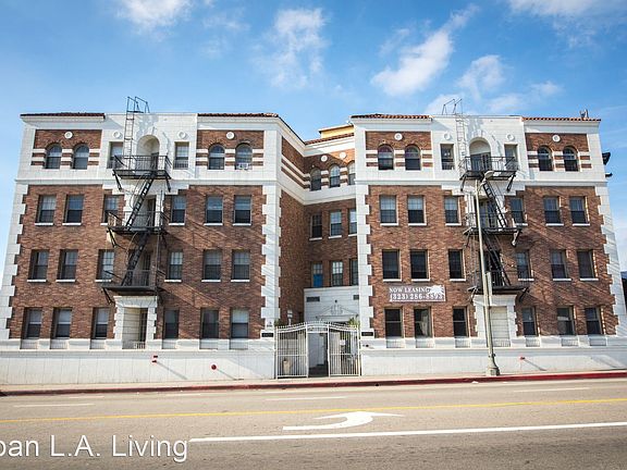 3rd image of 1825 N Cahuenga Blvd #9822189