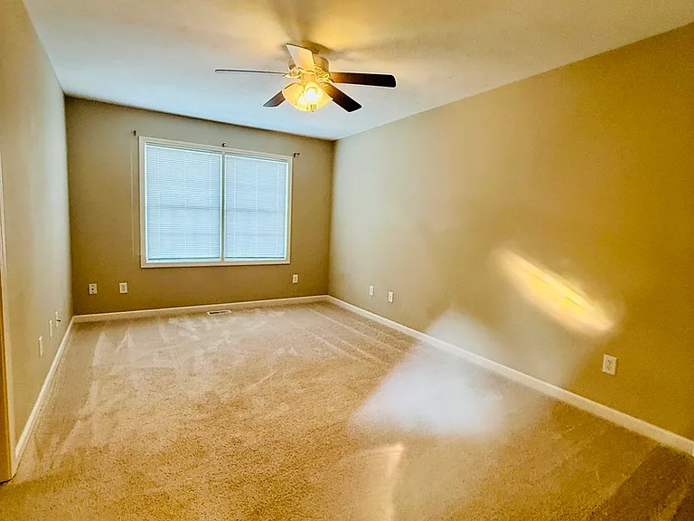1112 Ekstam Dr #4 — Photo 11