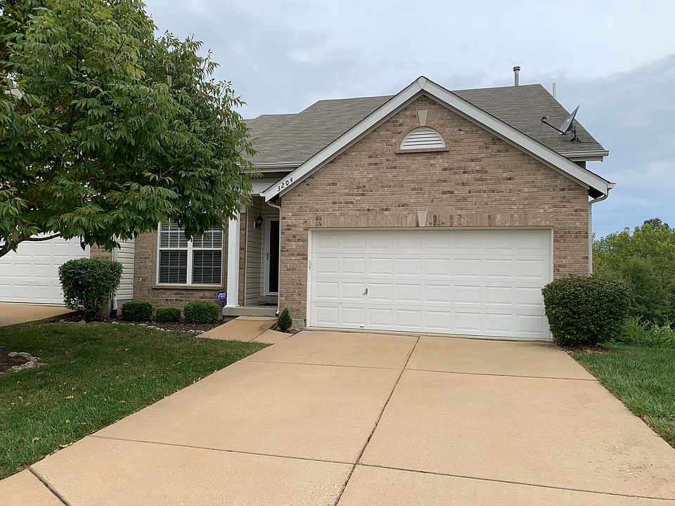 1st image of 3204 Country Hollow Dr
