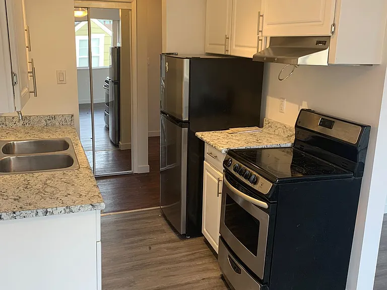 325 Ward St — Photo 29