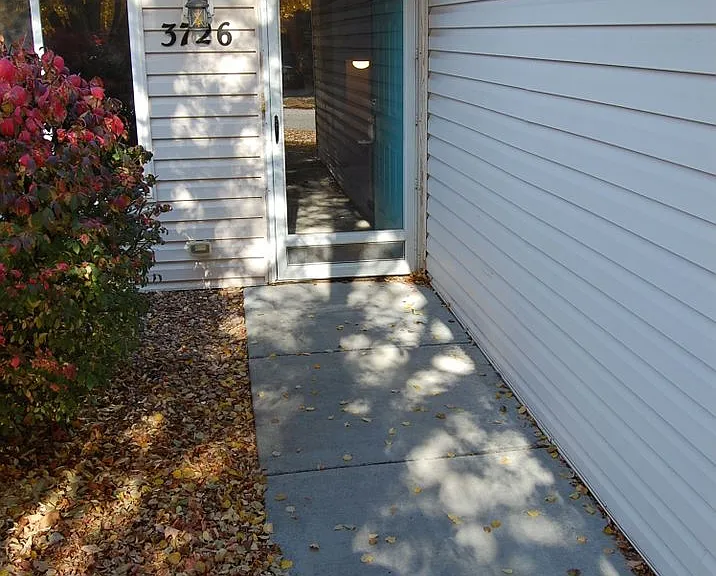 3724 Clover Circle — Photo 2