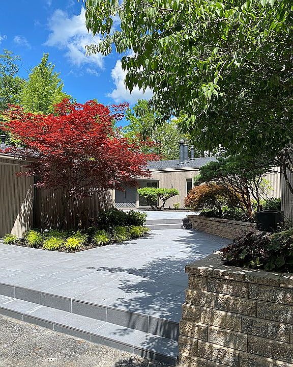2nd image of 62 Wychwood Dr