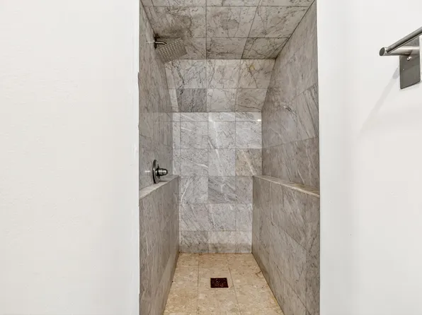 6015 Independence Avenue image 65 of 85