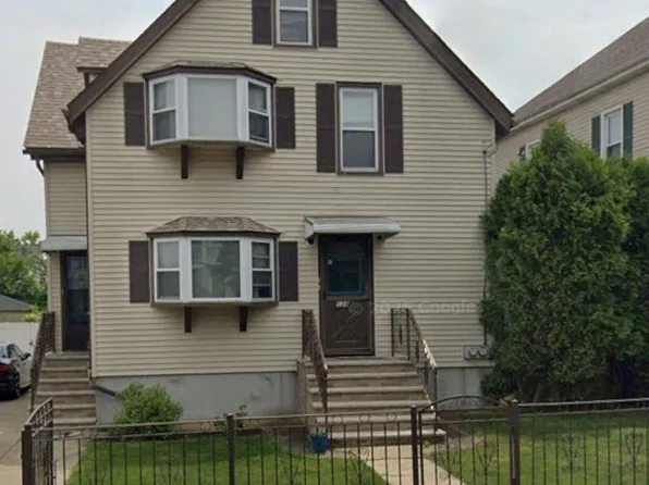 124 Sylvia St Unit 2, New Bedford, MA 02745