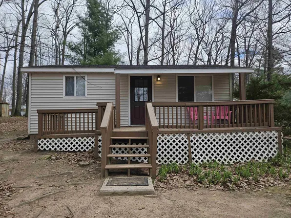 5374 Ferndale St, Harrison, MI 48625