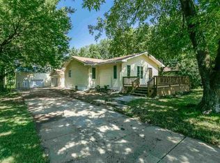 213 S Locust St, Whitewater, KS 67154