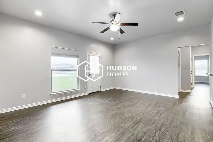 2 bed, 2.0 bath, 1218 sqft, $1,085 — Photo 3