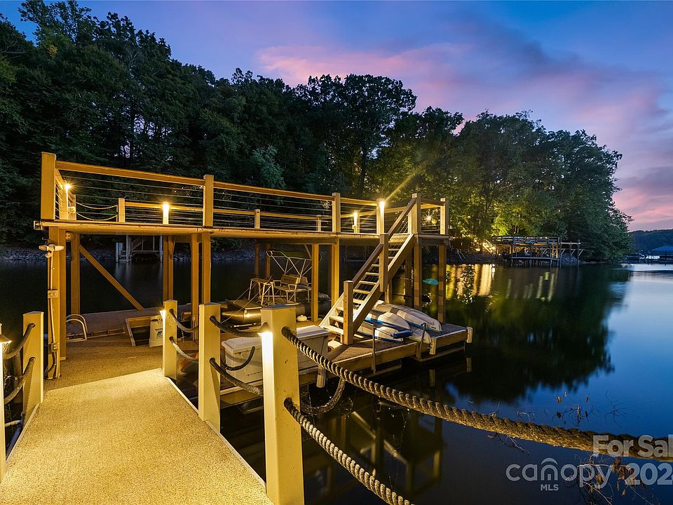 1st image of 127 Harborcliff Dr