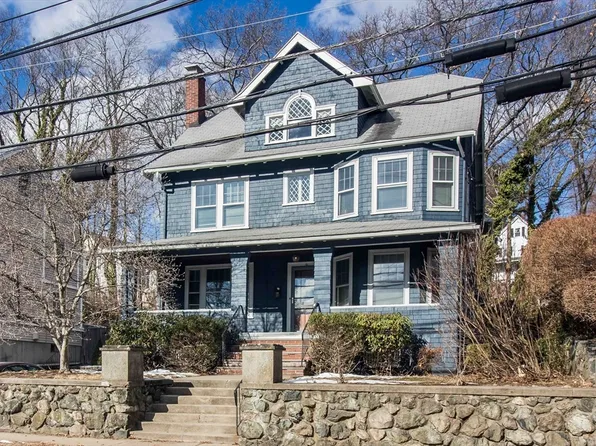 61 Columbus Ave, Waltham, MA 02451