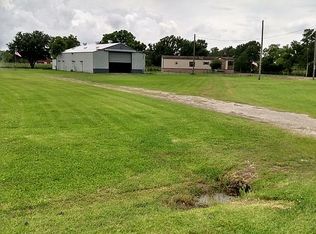 3826 Belton Ln, Anahuac, TX 77514