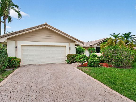 4th image of 6839 Villas Drive S