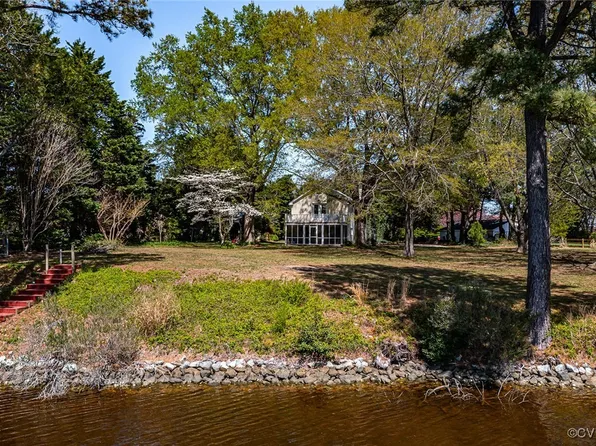 655 Sweet Hall Dr, Reedville, VA 22539