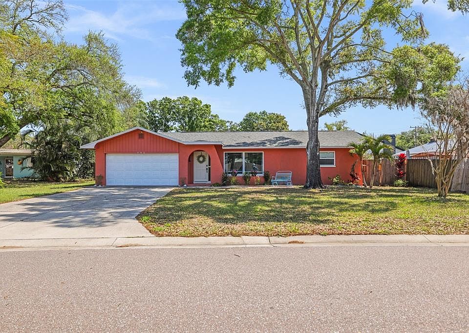 1st image of 985 Gulf View Blvd