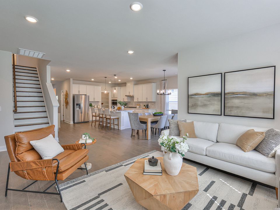 NSH_Woodmont_Sherwood_GreatRoom2_4409WinsletDrive_Model.jpg
