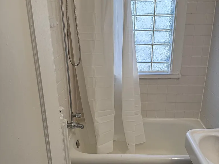 Morrison Apartments — Photo 15