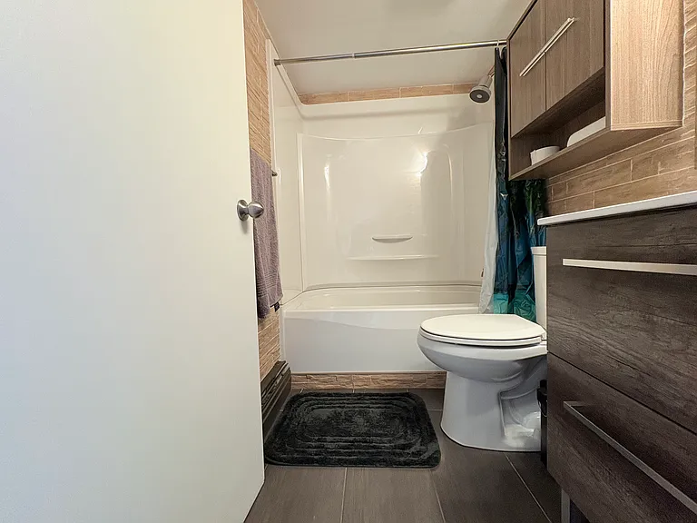 313 20th Ave SW #402 — Photo 33