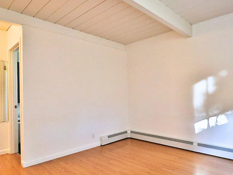 2467 Alvin St — Photo 17