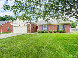 7532 Yellow Pine Ct, Charlotte, NC 28277