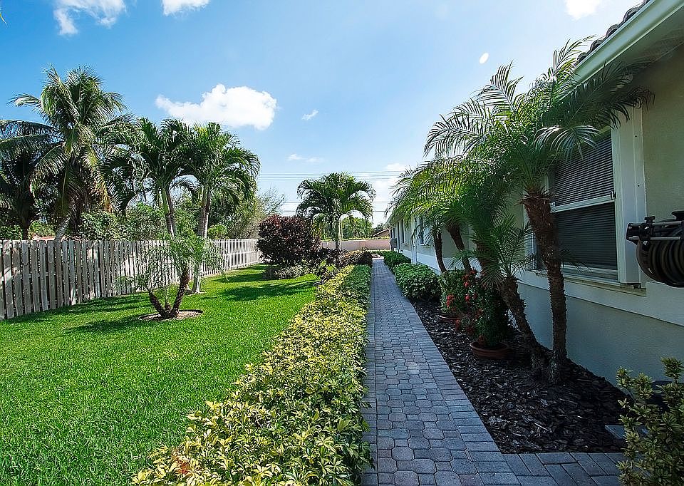 1st image of 5271 Grande Palm Cir