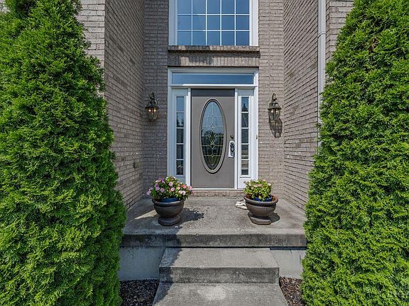 3rd image of 5755 Balsam Dr