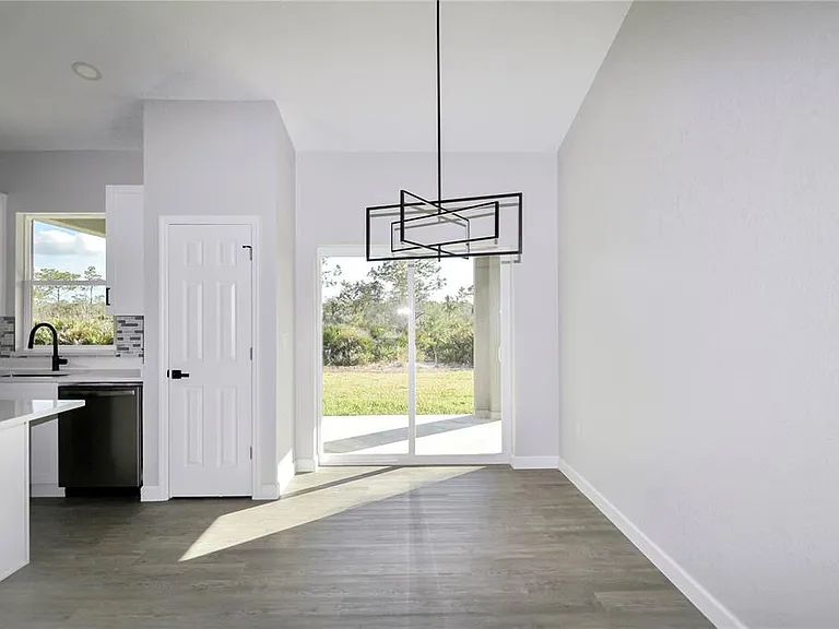 7335 Domenico St — Photo 12