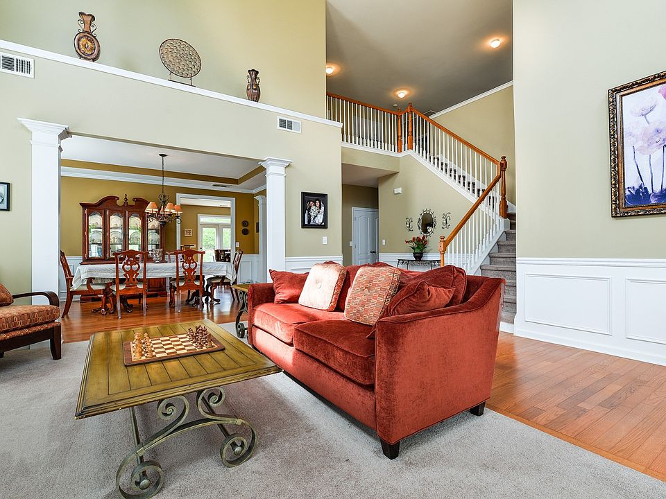 1st image of 239 Highlands Dr