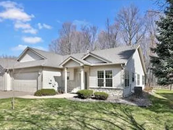 10850 Woodland Dr, Chisago City, MN 55013