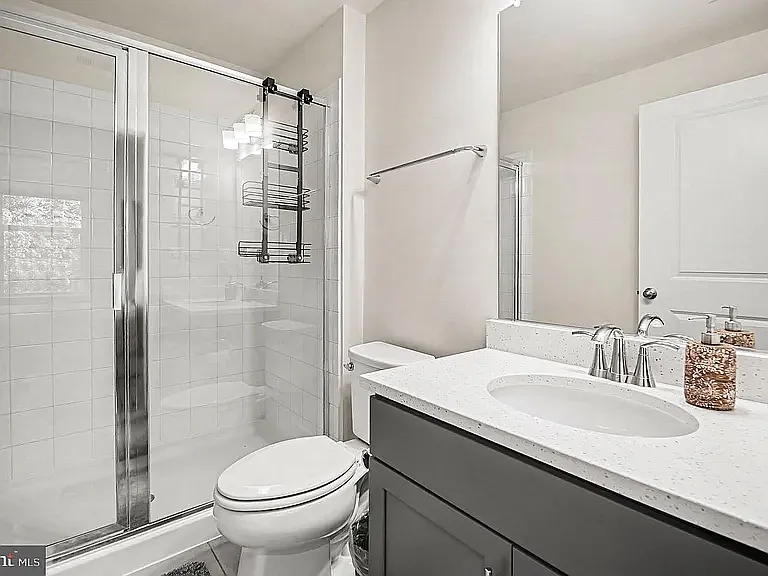 431 Snowberry Ln — Photo 1