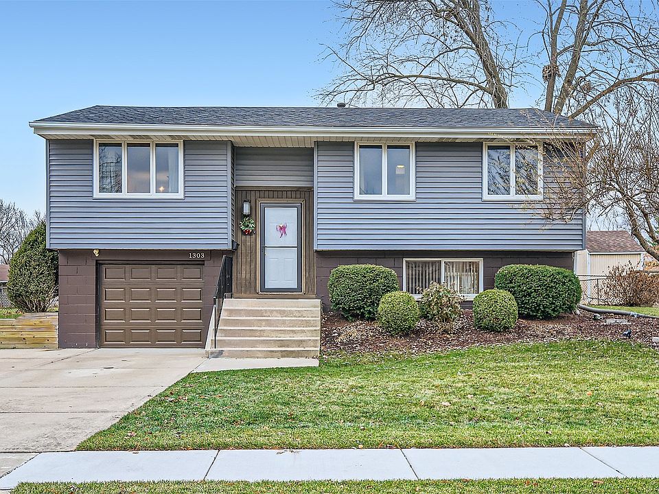 1st image of 1303 Somerset Ln