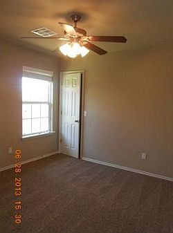4th image of 1204 Greenfield Ave