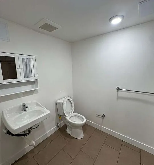 1039 E 28th St #207 — Photo 15