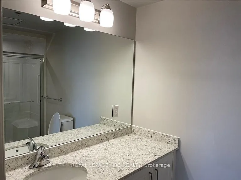 5698 Main St #703 — Photo 7