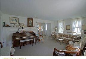 3rd image of 14 Peyton Pl