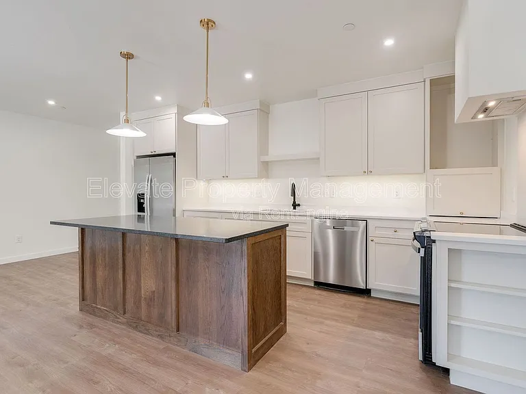 844 NW 43rd St #202 — Photo 11
