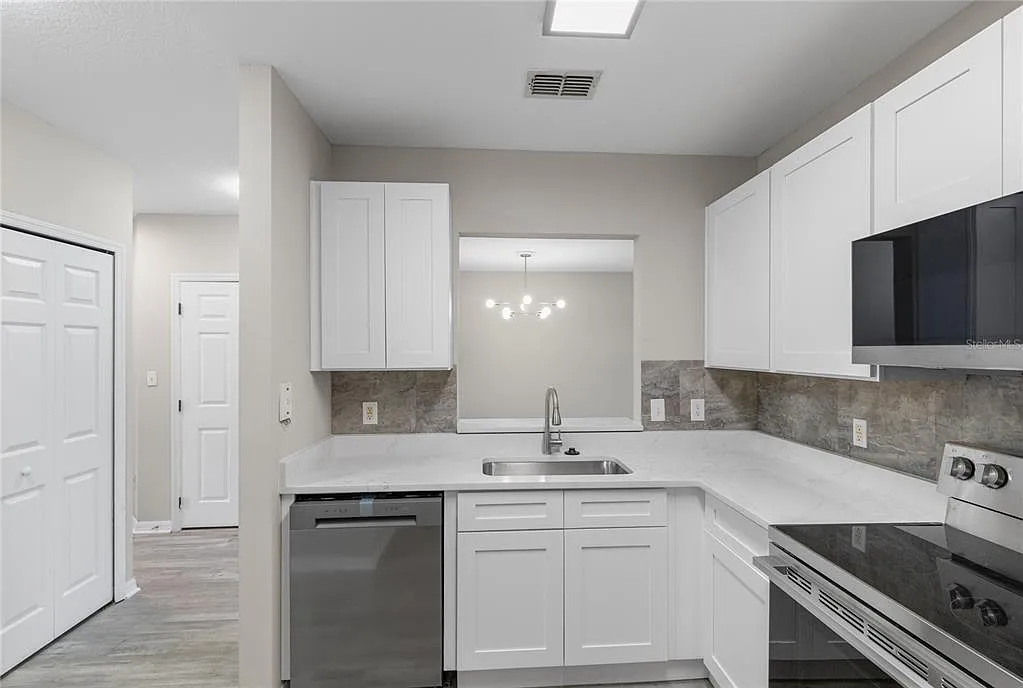 3 bed, 2.0 bath, 1200 sqft, $1,875 — Photo 4