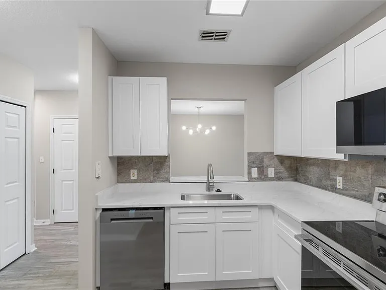 522 Villa Del Sol Cir #201 — Photo 4