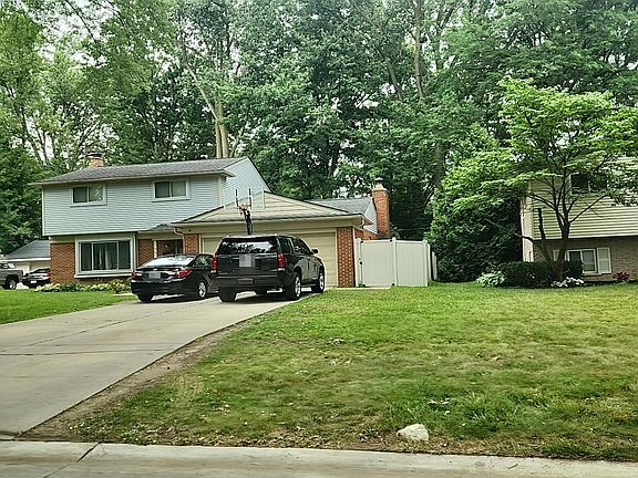 2nd image of 29760 Fall River Rd