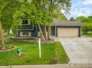 560 Independence Ave, Chaska, MN 55318