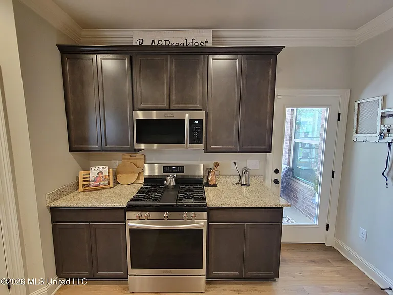 10165 Patrick Dr — Photo 17