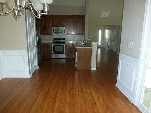216 Latherton Ct — Photo 8