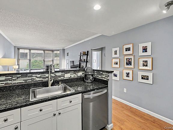5th image of 300 Mamaroneck Avenue #419